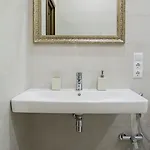 в аркадийском дворце у моря *