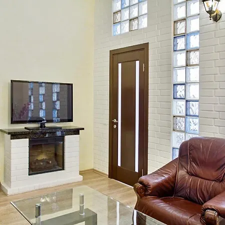 Appartement в аркадийском дворце у моря *