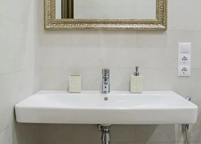 в аркадийском дворце у моря *